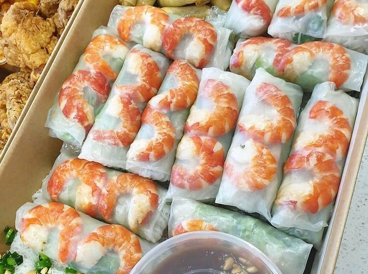 Prawn & pork rice paper rolls
